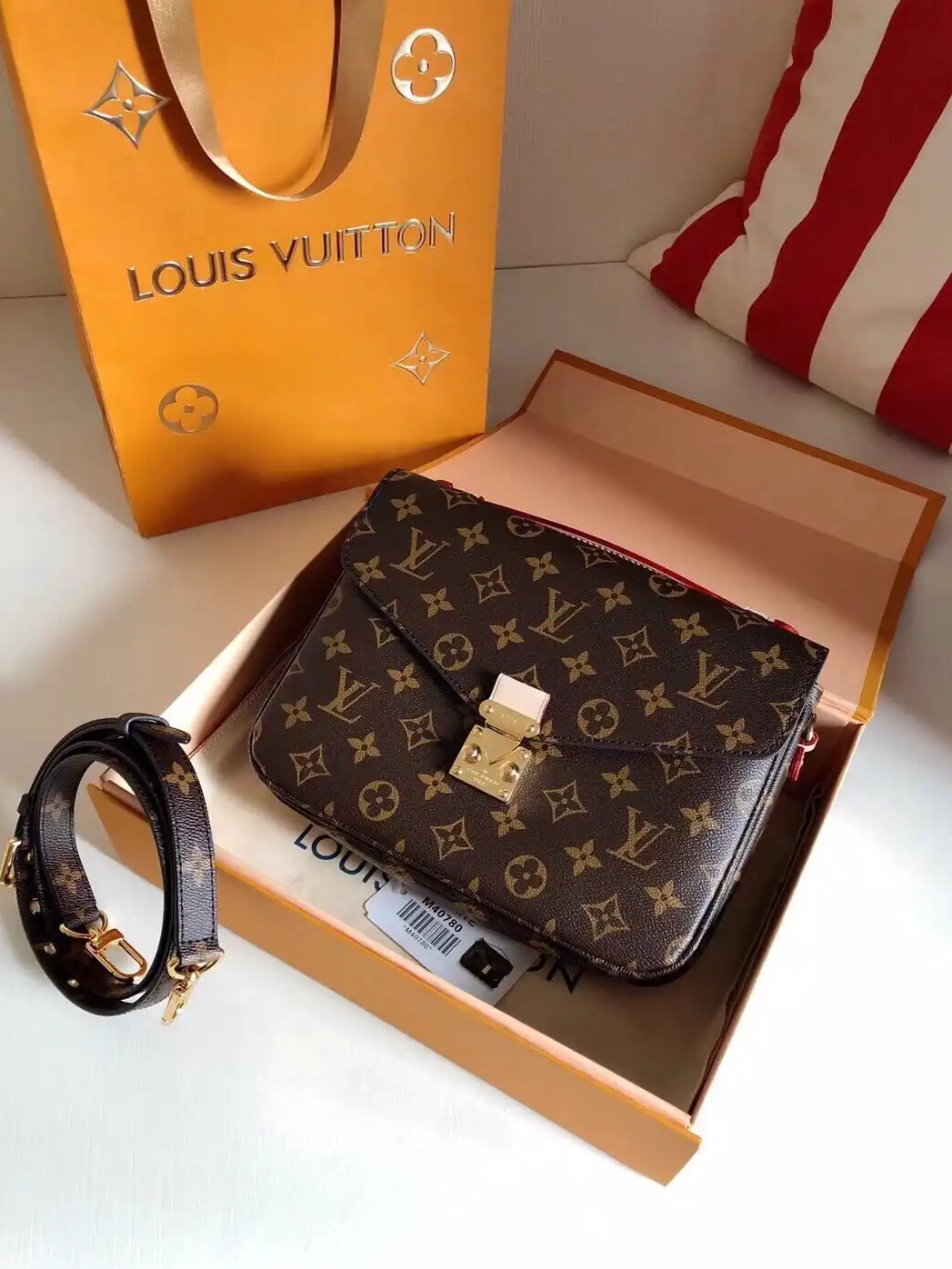 Official oldcobbler Louis M40780 Vuitton Metis Messenger Monogram Pochette 0706